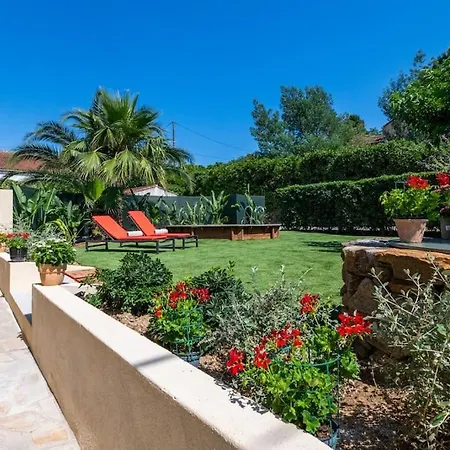 Maison Tropezienne En Plein Centre Avec Jardin Et Piscine Saint-Tropez Exterior photo