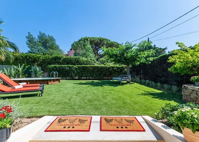 Maison Tropezienne En Plein Centre Avec Jardin Et Piscine